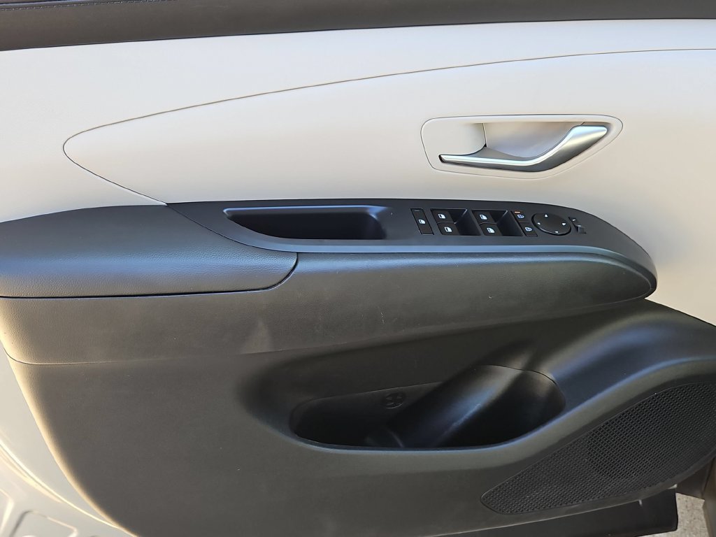 Used 2025 Hyundai Tucson SEL FWD image 9