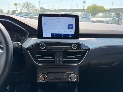 Used 2022 Ford Escape SE FWD image 29