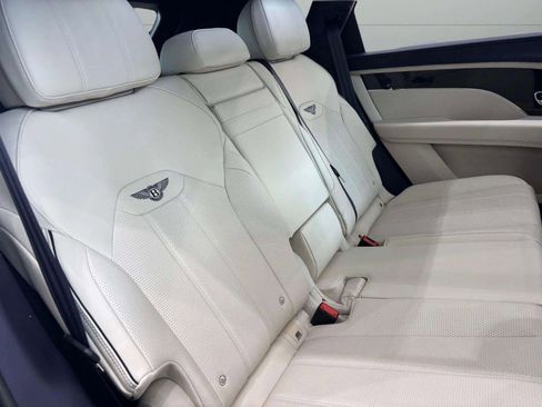 Used 2024 Bentley Bentayga Extended Wheelbase image 49