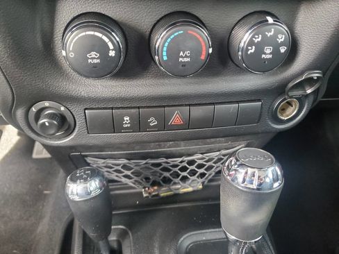 Used 2012 Jeep Wrangler Unlimited Sport image 18