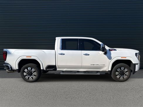 Used 2024 GMC Sierra 2500 Denali w/ Denali Reserve Package image 8