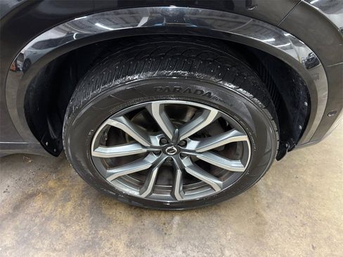 Used 2017 Volvo XC90 T6 Momentum w/ Vision Package image 38