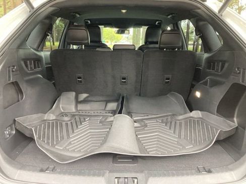 Used 2024 Ford Edge ST-Line image 17