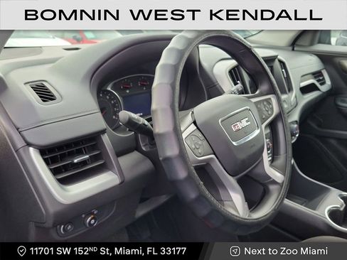 Used 2024 GMC Terrain SLE image 9