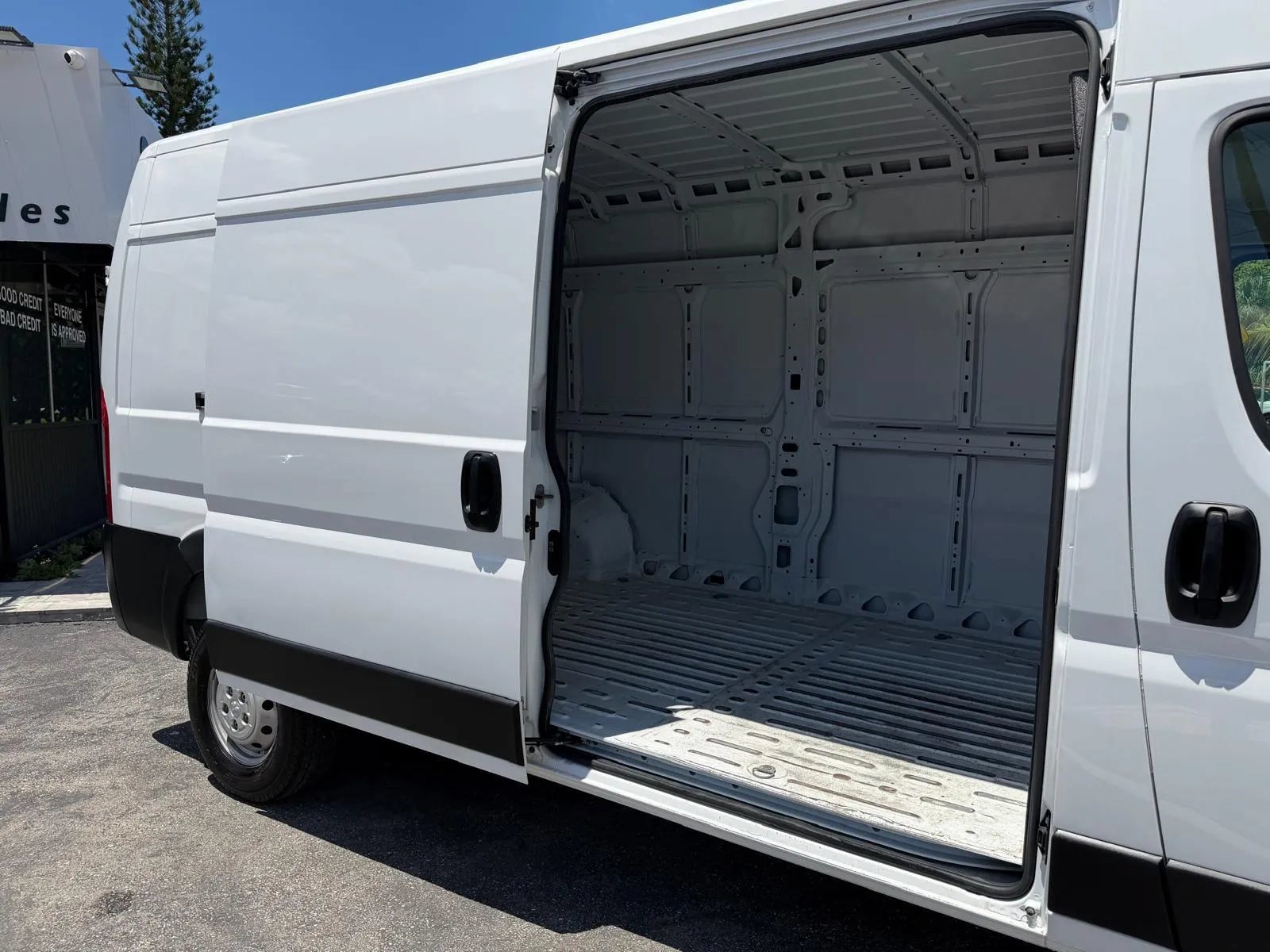 Used 2023 RAM ProMaster 2500 FWD image 21