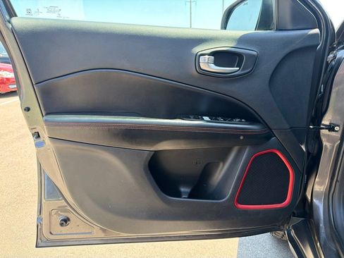 Used 2019 Jeep Compass Trailhawk w/ Leather Interior Group AWD/4WD image 23