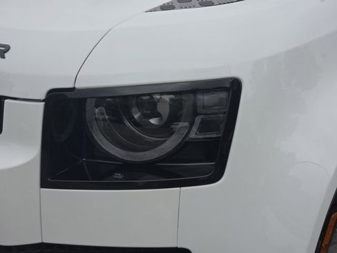 Certified 2025 Land Rover Defender 110 X-Dynamic SE AWD/4WD image 33