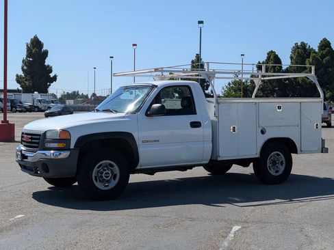 Used 2003 GMC Sierra 2500 2WD Regular Cab image 4