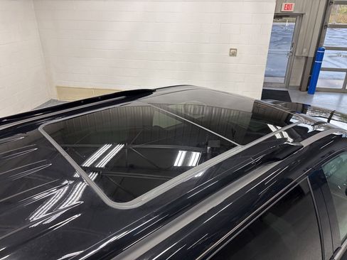 Used 2024 Chevrolet Traverse Z71 w/ Enhanced Driving Package image 9