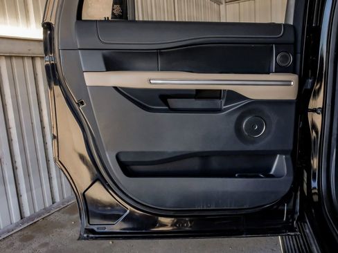 Used 2022 Ford Expedition Max Limited image 46