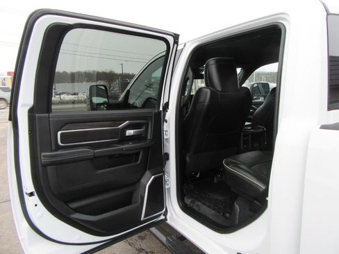 Used 2025 RAM 2500 Laramie image 60