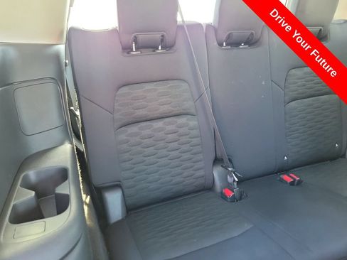 Used 2025 Nissan Pathfinder S FWD image 24
