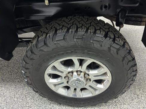 Used 2018 RAM 2500 Laramie image 17