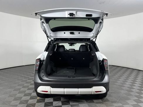 Used 2025 Nissan Kicks SR FWD image 46