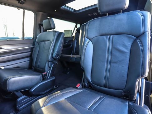 Used 2023 Jeep Wagoneer L Series III w/ Premium Group I image 23