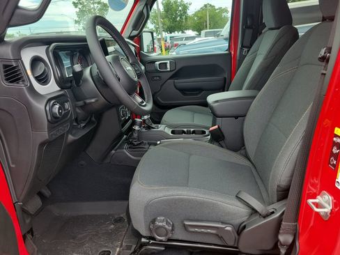 Used 2025 Jeep Wrangler Unlimited Sport AWD/4WD image 11