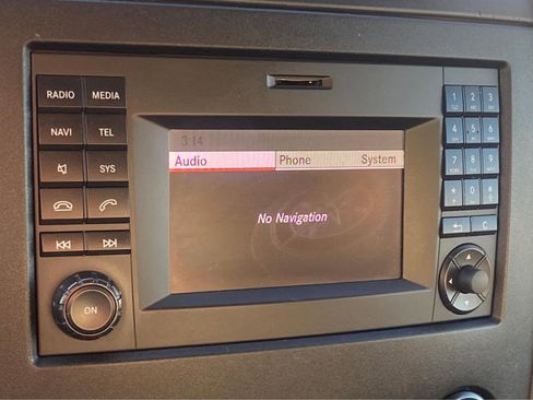 Used 2015 Freightliner Sprinter 2500 image 23