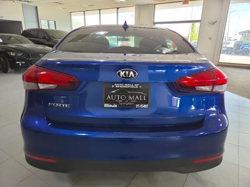 Used 2017 Kia Forte LX FWD image 6
