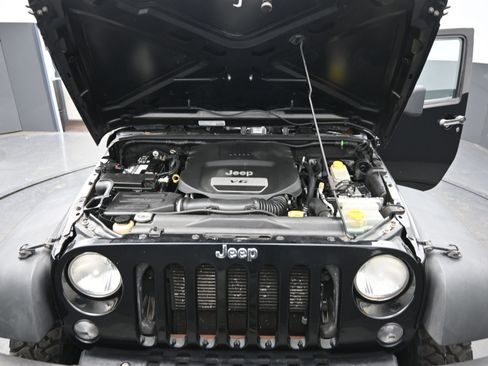 Used 2014 Jeep Wrangler Sport image 16