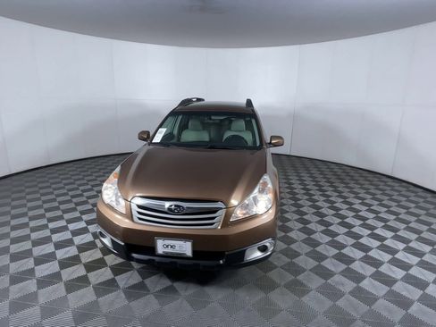 Used 2011 Subaru Outback 2.5i Premium w/ All-Weather Pkg image 3