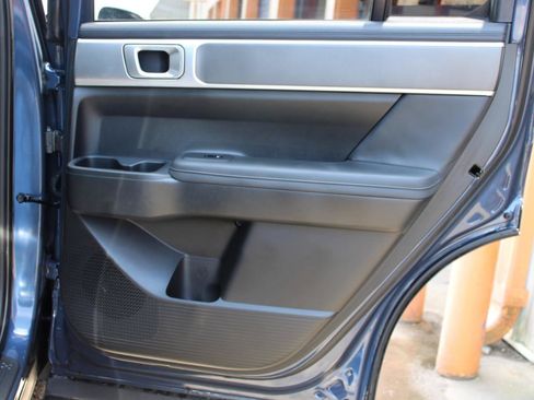 Used 2025 Hyundai Santa Fe SEL FWD image 40