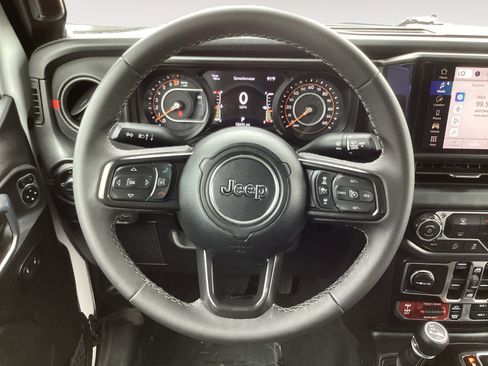Used 2026 Jeep Gladiator Rubicon AWD/4WD image 17
