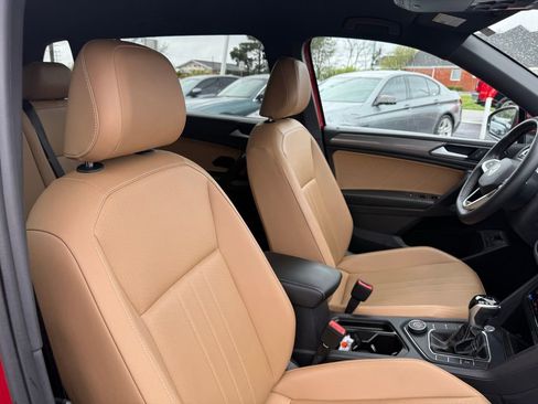 Used 2022 Volkswagen Tiguan SE image 34