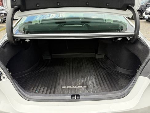 Used 2021 Toyota Camry LE w/ Carpet Mat Package (TMS) FWD image 23