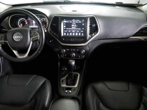 Used 2017 Jeep Cherokee Limited AWD/4WD image 10