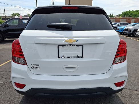 Used 2020 Chevrolet Trax LS w/ Tint and Cruise Package FWD image 4