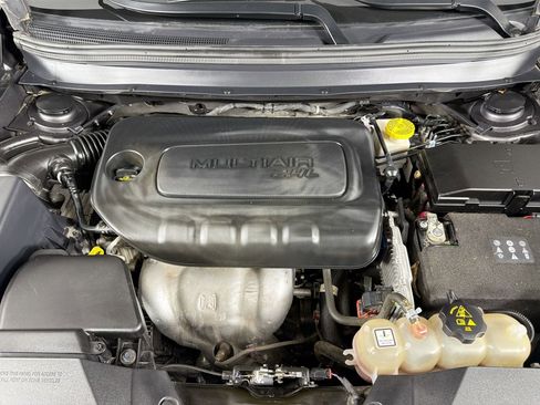 Used 2021 Jeep Cherokee Latitude Plus w/ Sun & Sound Group image 29