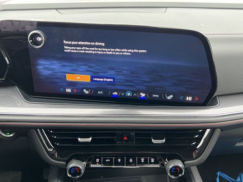 Used 2025 Chevrolet Suburban RST image 12