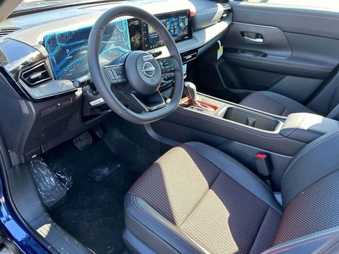 New 2026 Nissan Kicks SR w/ Cold Weather Package AWD/4WD image 13
