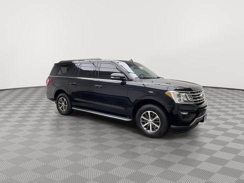 Used 2018 Ford Expedition Max XLT w/ Equipment Group 202A AWD/4WD image 46