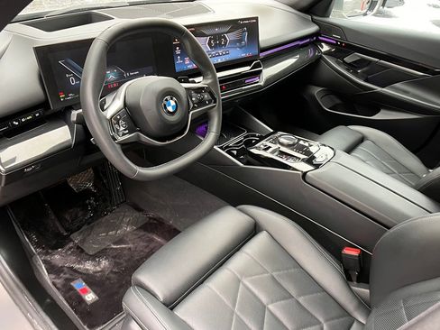 Used 2024 BMW 530i xDrive w/ Premium Package image 10