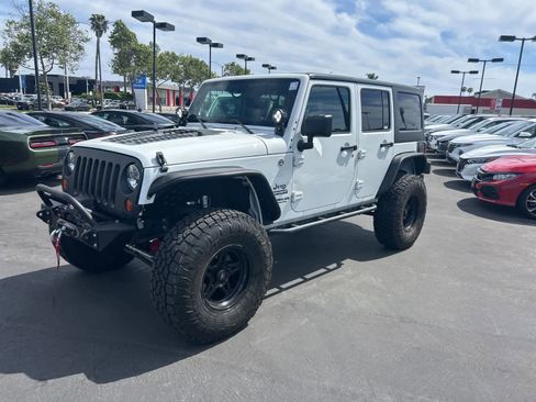 Used 2012 Jeep Wrangler Unlimited Sport image 3
