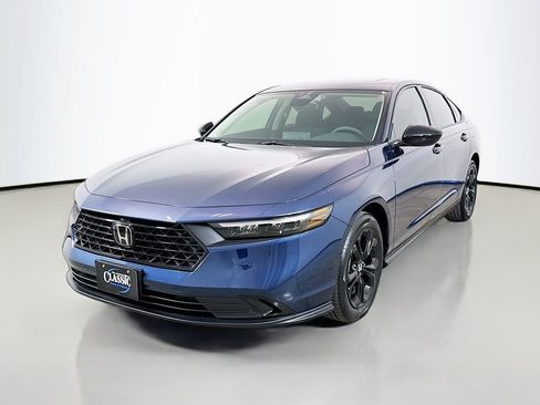 New 2025 Honda Accord SE image 3