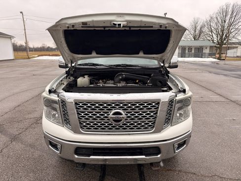Used 2016 Nissan Titan SL image 31