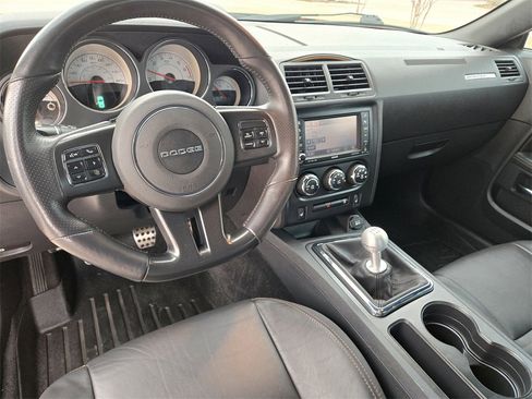 Used 2014 Dodge Challenger R/T image 12