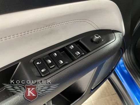 Used 2024 Jeep Compass Limited image 19