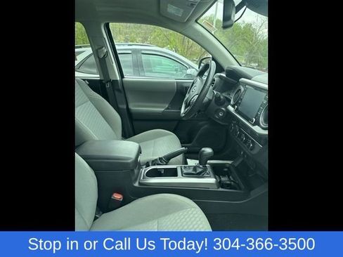 Used 2022 Toyota Tacoma SR5 AWD/4WD image 8