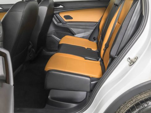 Used 2019 Volkswagen Tiguan SE w/ Panoramic Sunroof Package image 37