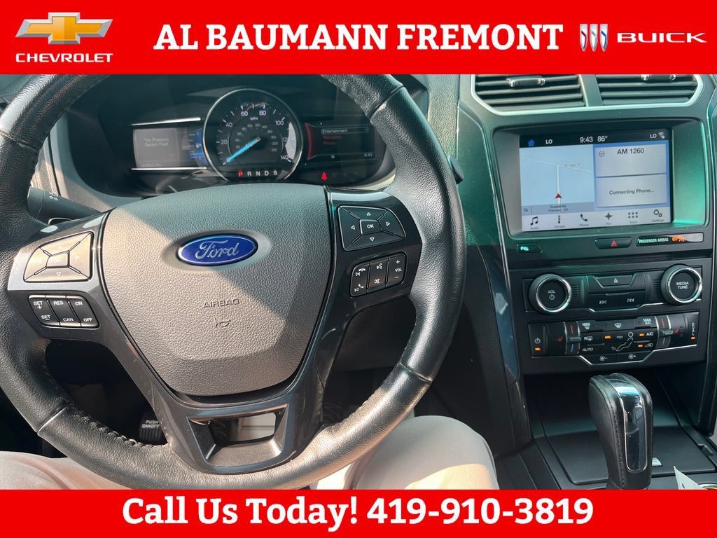 Used 2017 Ford Explorer XLT w/ Equipment Group 202A FWD image 12
