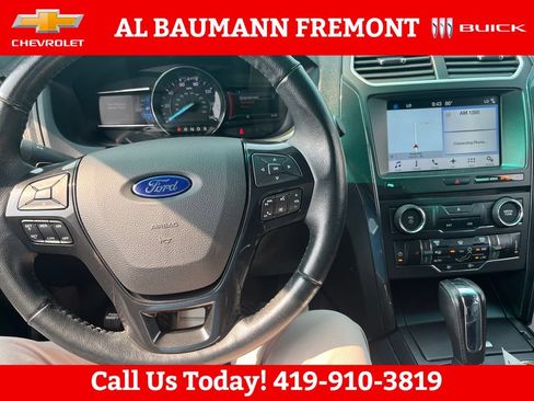 Used 2017 Ford Explorer XLT w/ Equipment Group 202A FWD image 12