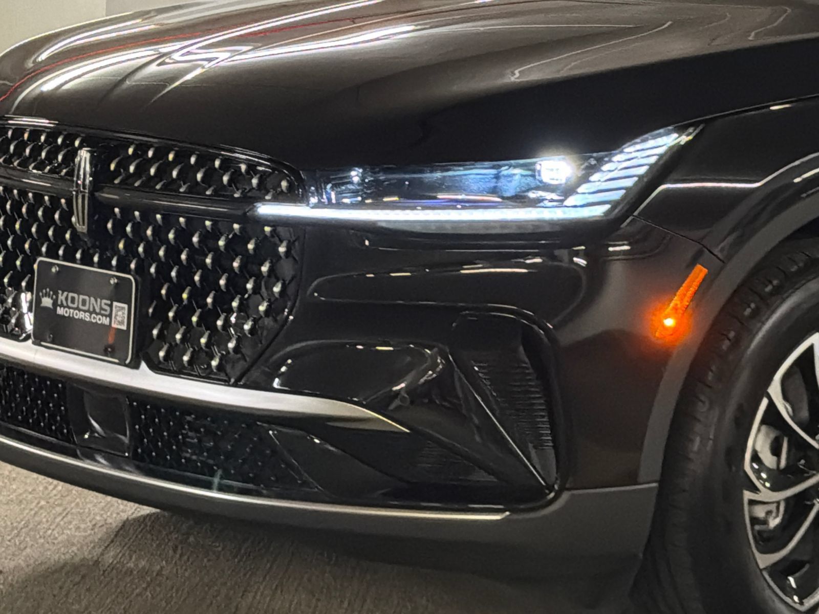 New 2026 Lincoln Nautilus Premier AWD/4WD image 2