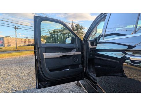 Used 2023 Ford Expedition Max Limited image 9