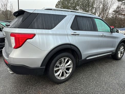 Used 2023 Ford Explorer Limited w/ Equipment Group 301A image 8