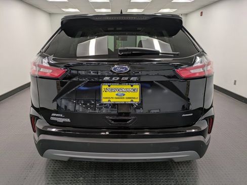 Used 2022 Ford Edge SEL w/ Convenience Package image 5