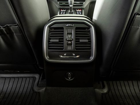 New 2026 Porsche Macan AWD/4WD image 21