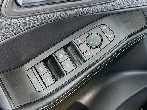 Used 2023 Nissan Rogue SV image 17